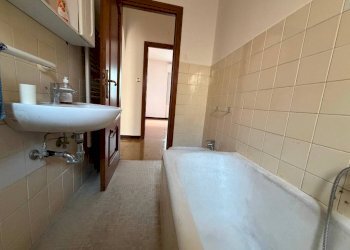 Bagno - Two-room apartment via Stefano Dondero, 8, Genova (neighborhood Sampierdarena) - photo 9