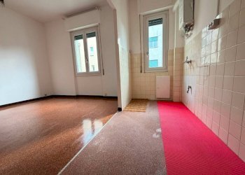 Cucina - Bilocale via Stefano Dondero, 8, Genova (zona Sampierdarena) - foto 10