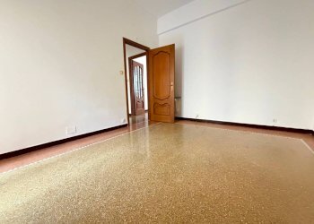 Camera da letto - Two-room apartment via Stefano Dondero, 8, Genova (neighborhood Sampierdarena) - photo 13