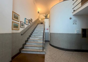 Interno palazzo - Two-room apartment via Stefano Dondero, 8, Genova (neighborhood Sampierdarena) - photo 19