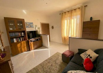 Salone - Appartamento via Rivarolo, 26, Genova (zona Bolzaneto) - foto 3