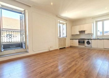 Soggiorno - Quadrilocale via Giovanni Francesco Napione, 6, Torino (zona Vanchiglia) - foto 1