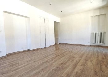 Soggiorno - Quadrilocale via Giovanni Francesco Napione, 6, Torino (zona Vanchiglia) - foto 3