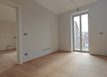 Camera da letto - Two-room apartment via Madama Cristina, 65, Torino (neighborhood San Salvario) - photo 2