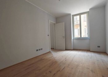 Camera da letto - Bilocale via Madama Cristina, 65, Torino (zona San Salvario) - foto 3