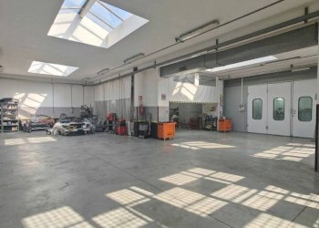 Interno non residenziale - Capannone via Carlo Pisacane, 10, Torino (zona Mirafiori Sud) - foto 2