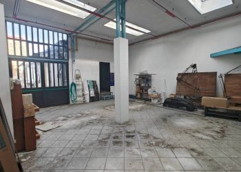 Interno non residenziale - Capannone via Carlo Pisacane, 14, Torino (zona Mirafiori Sud) - foto 4