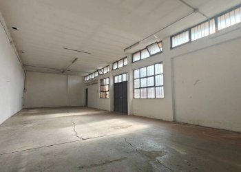 Interno non residenziale - Magazzino via Carlo Pisacane, 31, Torino (zona Mirafiori Sud) - foto 4