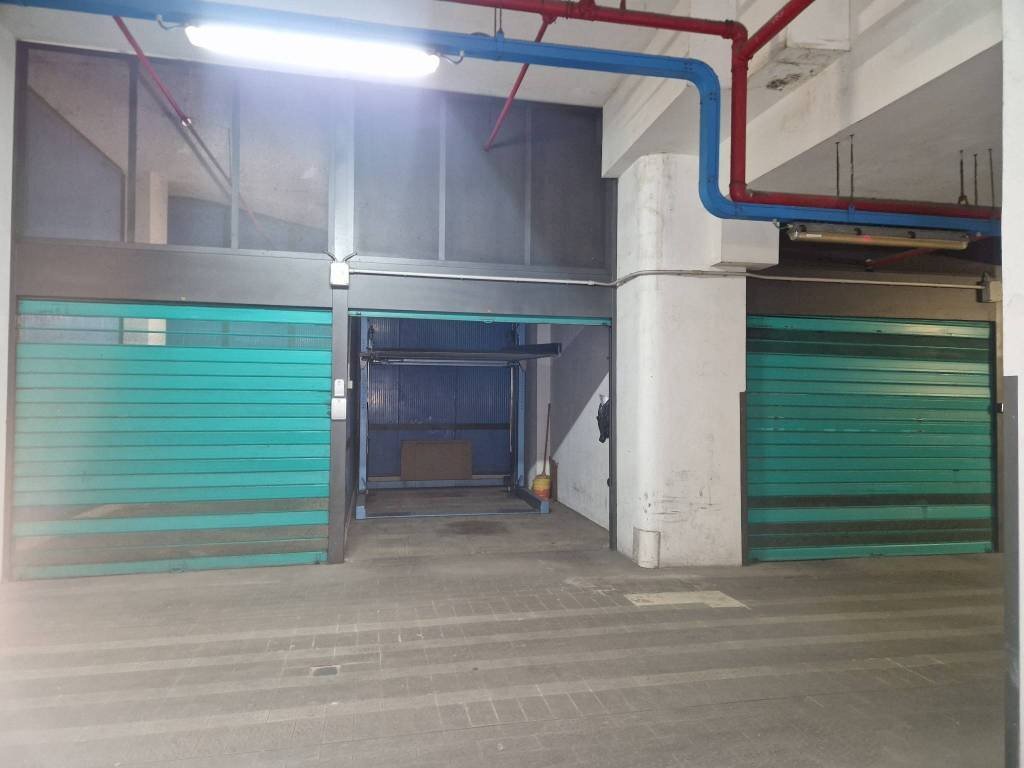 Interno non residenziale - Box via Giuseppe Grabinski, Bologna (zona Centro Storico) - foto 3