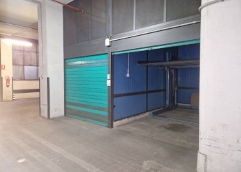 Magazzino - Box via Giuseppe Grabinski, Bologna (zona Centro Storico) - foto 1