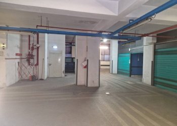 Interno non residenziale - Box via Giuseppe Grabinski, Bologna (zona Centro Storico) - foto 2