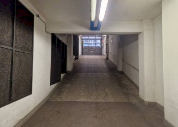 Interno palazzo - Box via Giuseppe Grabinski, Bologna (zona Centro Storico) - foto 4