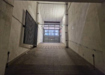 Interno palazzo - Box via Giuseppe Grabinski, Bologna (zona Centro Storico) - foto 5