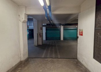 Interno non residenziale - Box via Giuseppe Grabinski, Bologna (zona Centro Storico) - foto 7