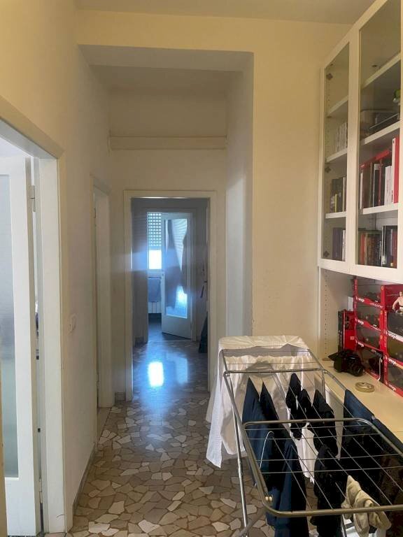 Corridoio - Three-room apartment via Faustino Malaguti, Bologna (neighborhood Massarenti) - photo 1