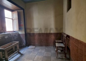 Bagno - Independent house corso ruggero I
 
65, San Giuseppe Jato - photo 3