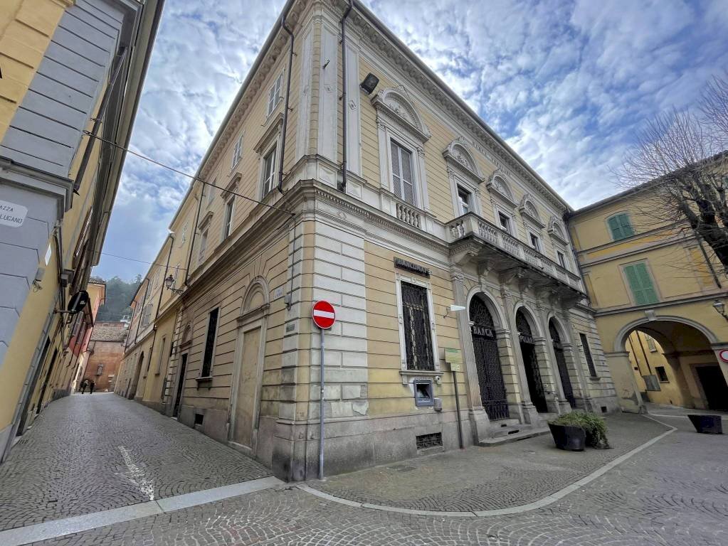 Facciata - Bilocale piazza Gavino Lugano, Tortona - foto 1