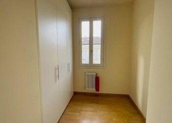 Camera da letto - Bilocale piazza Gavino Lugano, Tortona - foto 6