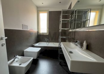 Bagno - Three-room apartment Via Giuseppina Greco
 
10, Santa Flavia - photo 12