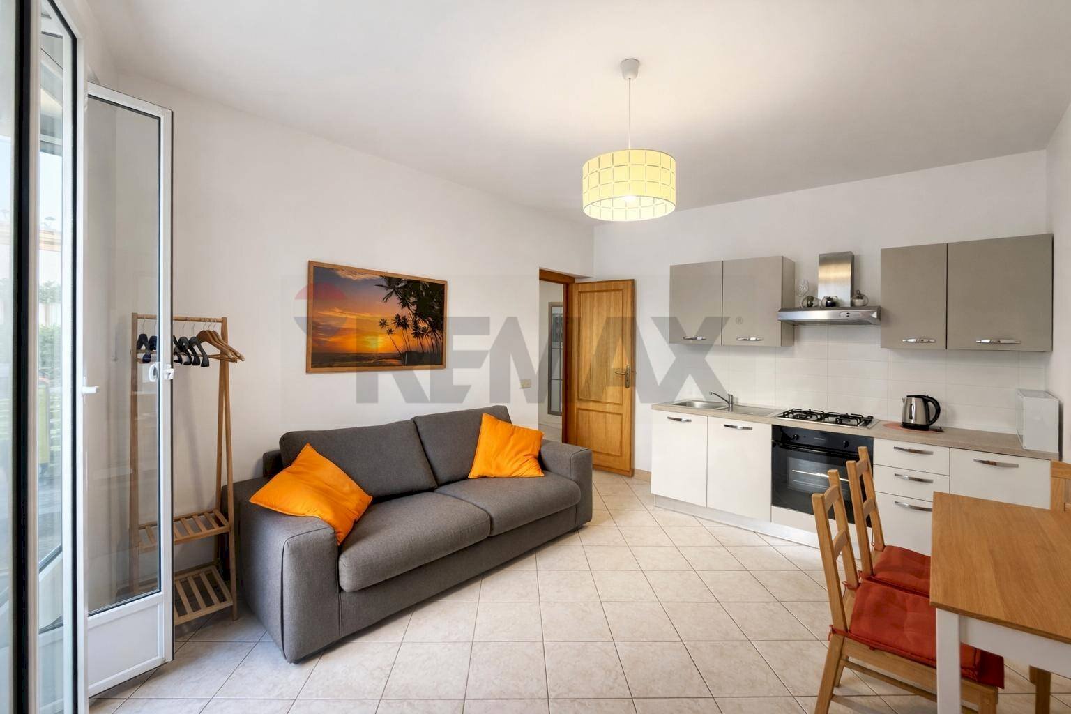 Sala da pranzo - Two-room apartment Cortile primo carbone
 
1, Palermo - photo 1