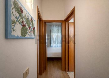 Hall / corridoio - Two-room apartment cortile primo carbone
 
1, Palermo - photo 6