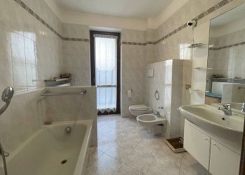 Bagno - Three-room apartment via San Martino, Castelnuovo Scrivia - photo 7
