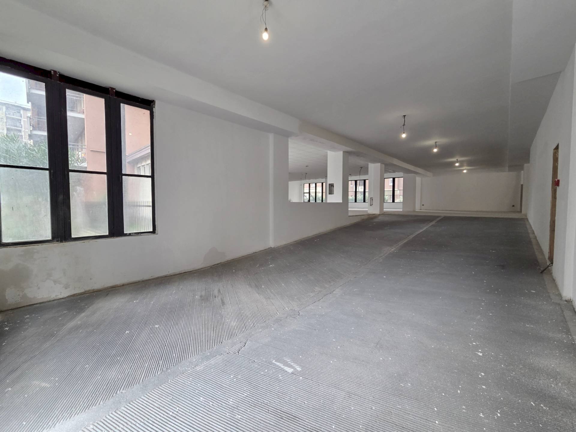 Foto 3 - Locale Commerciale Via Baracca
 
3, San Giuliano Milanese - foto 3