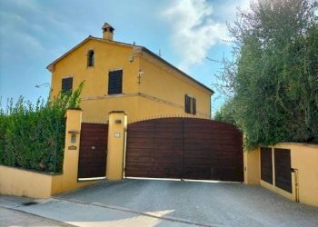 Zona - Rustico via Acquaviva, Osimo - foto 1