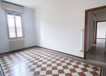 Camera da letto - Three-room apartment via di Saliceto, Bologna (neighborhood Bolognina) - photo 9