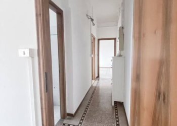 Corridoio - Three-room apartment via di Saliceto, Bologna (neighborhood Bolognina) - photo 12