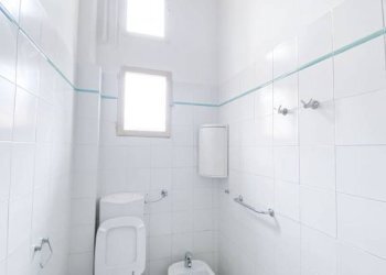 Bagno - Three-room apartment via di Saliceto, Bologna (neighborhood Bolognina) - photo 18
