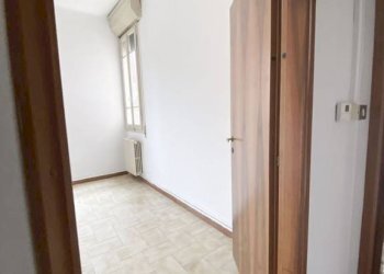 Disimpegno - Three-room apartment via di Saliceto, Bologna (neighborhood Bolognina) - photo 24
