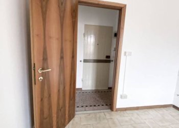 Corridoio - Three-room apartment via di Saliceto, Bologna (neighborhood Bolognina) - photo 31