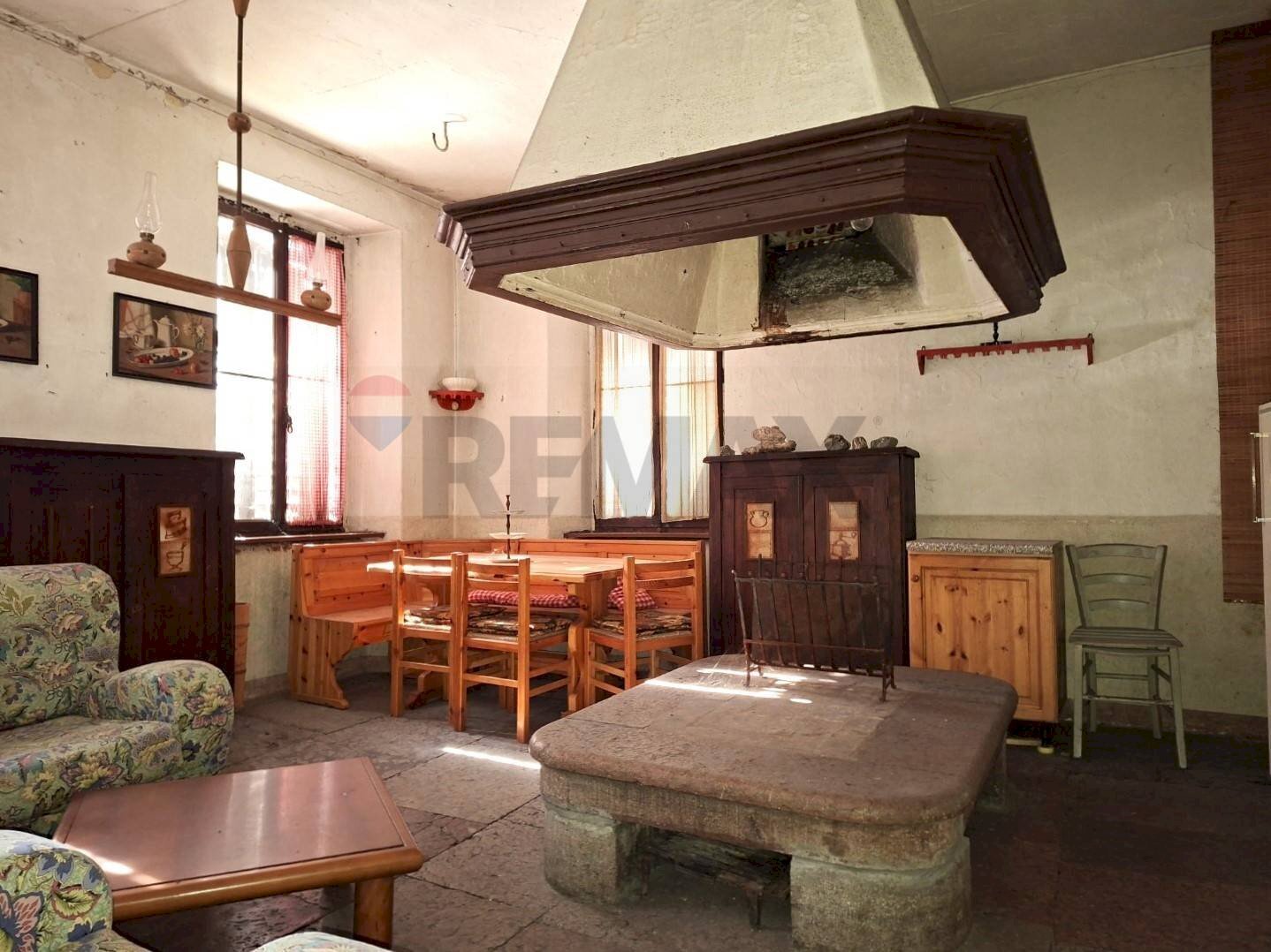 Sala da pranzo - Villa Via Regina Margherita
 
56 e 119, Perarolo di Cadore - foto 2