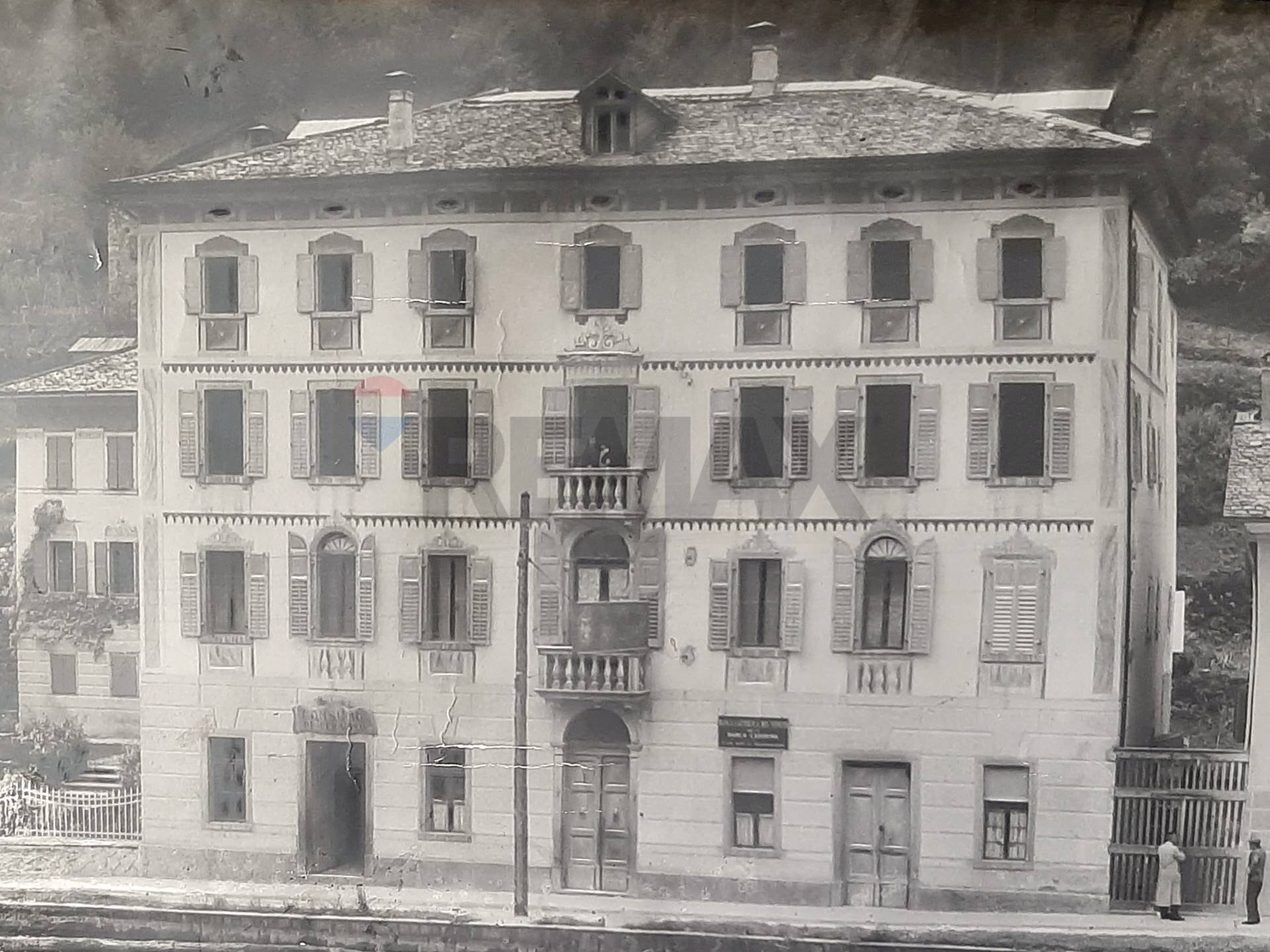 Edificio all\'aperto - Villa Via Regina Margherita
 
56 e 119, Perarolo di Cadore - foto 3