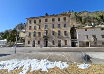 Edificio all\'aperto - Villa Via Regina Margherita
 
56 e 119, Perarolo di Cadore - foto 5
