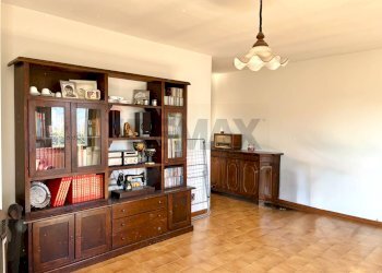 P1 soggiorno - Casa indipendente Via Pineta
 
12, Osoppo - foto 23