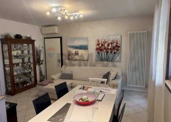 Sala da pranzo - Quadrilocale Via Garibaldi
 
31/Q, Susegana - foto 7