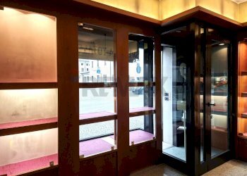 Ricezione / Lobby - Commercial Premises Piazza Umberto I
 
1, Pieve di Soligo - photo 11