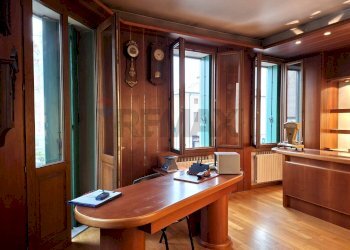 Ufficio - Commercial Premises Piazza Umberto I
 
1, Pieve di Soligo - photo 16