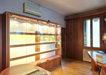 Dispensa di stoccaggio - Commercial Premises Piazza Umberto I
 
1, Pieve di Soligo - photo 18