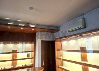 Camera / camera da letto - Commercial Premises Piazza Umberto I
 
1, Pieve di Soligo - photo 31