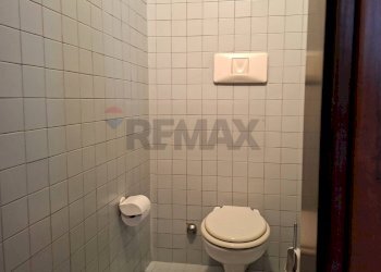 Bagno - Commercial Premises Piazza Umberto I
 
1, Pieve di Soligo - photo 44