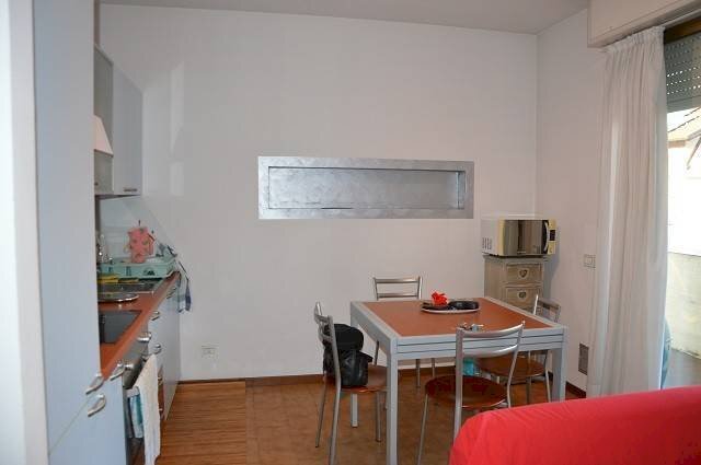 Cucina - Bilocale via Alberone, 4, Gallarate - foto 2
