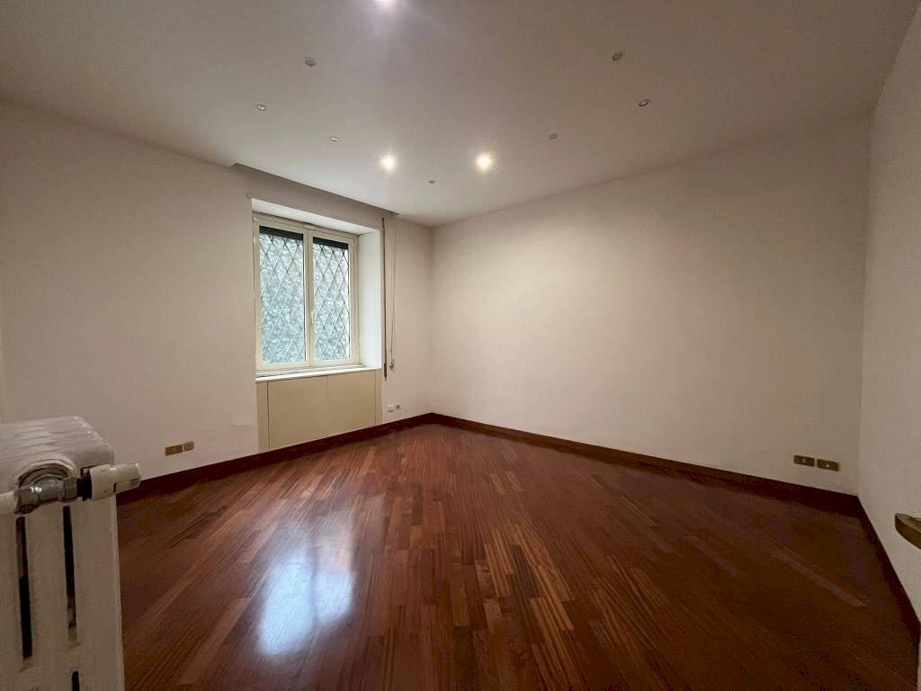 Camera da letto - Bilocale via Umberto Boccioni, 4, Roma - foto 1