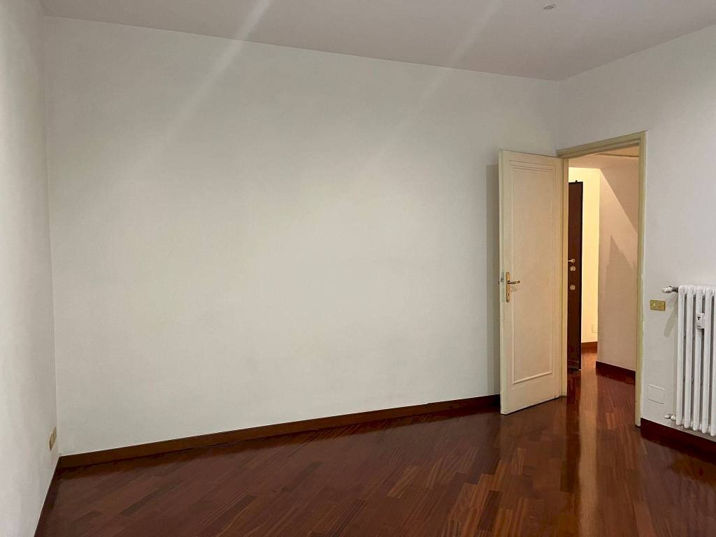 Camera da letto - Bilocale via Umberto Boccioni, 4, Roma - foto 2