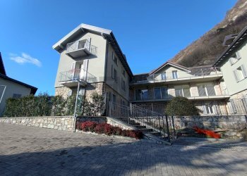 Edificio all\'aperto - Trilocale Via Castello
 
27, Canzo - foto 3