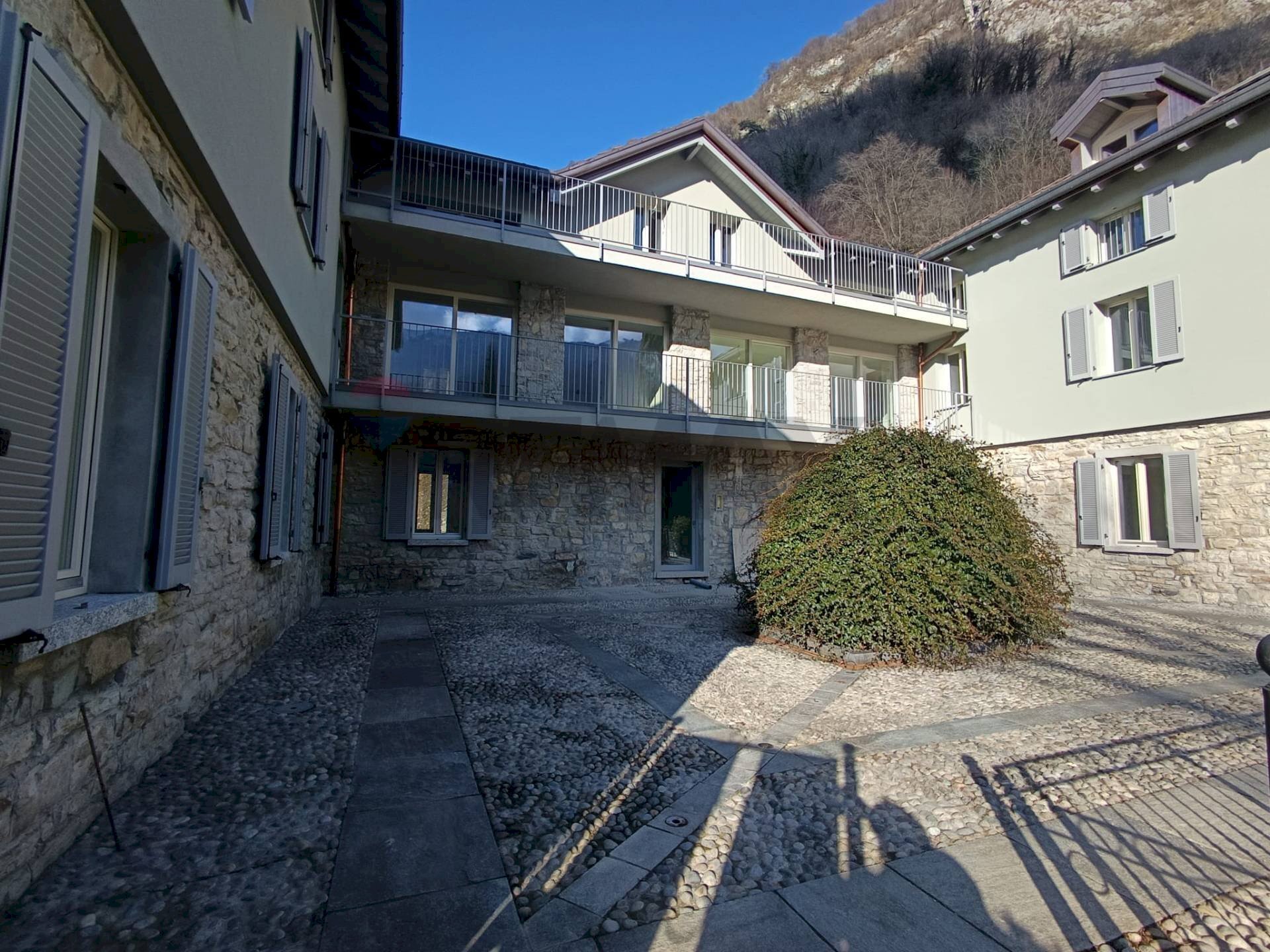 Edificio all\'aperto - Attico Via Castello, Canzo - foto 2