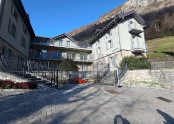 Edificio all\'aperto - Attico Via Castello, Canzo - foto 3