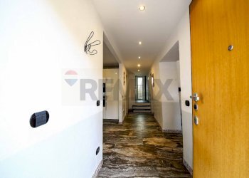 Hall / corridoio - Independent house Carate Urio - photo 47